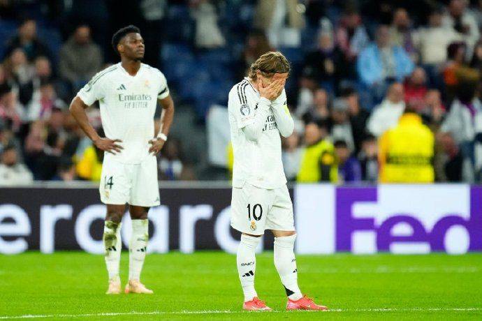 39岁魔笛双手捂脸！或已踢完皇马最后一场欧冠：大概率今夏会离队